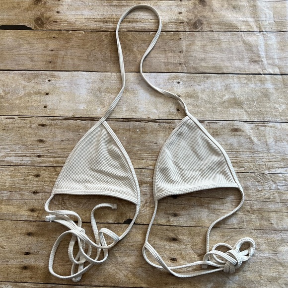 NWOT DEVON WINDSOR Suki Bikini Top in Textured Cream - Picture 7 of 10